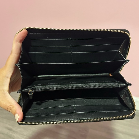 Gucci Wallet - Picture 6 of 11